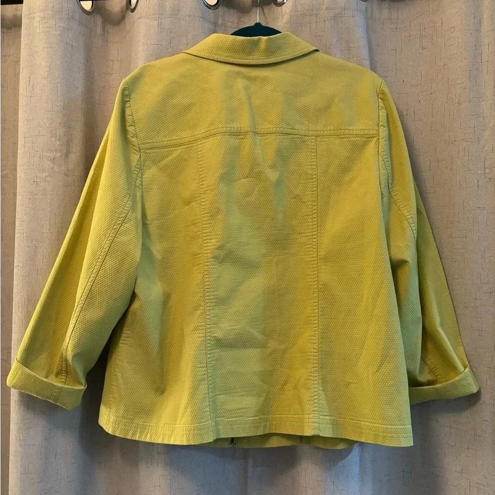 C.J. Banks Plus Size 1X Zippered Light Jacket. Light lime‎ green. - Picture 3 of 5